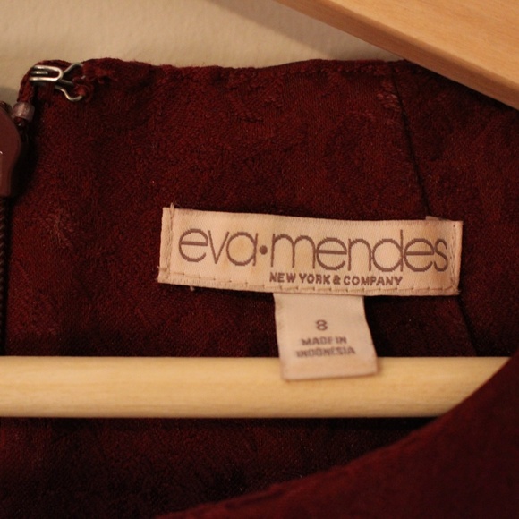 Eva Mendes Mulberry Brocade Dress - Picture 5 of 6